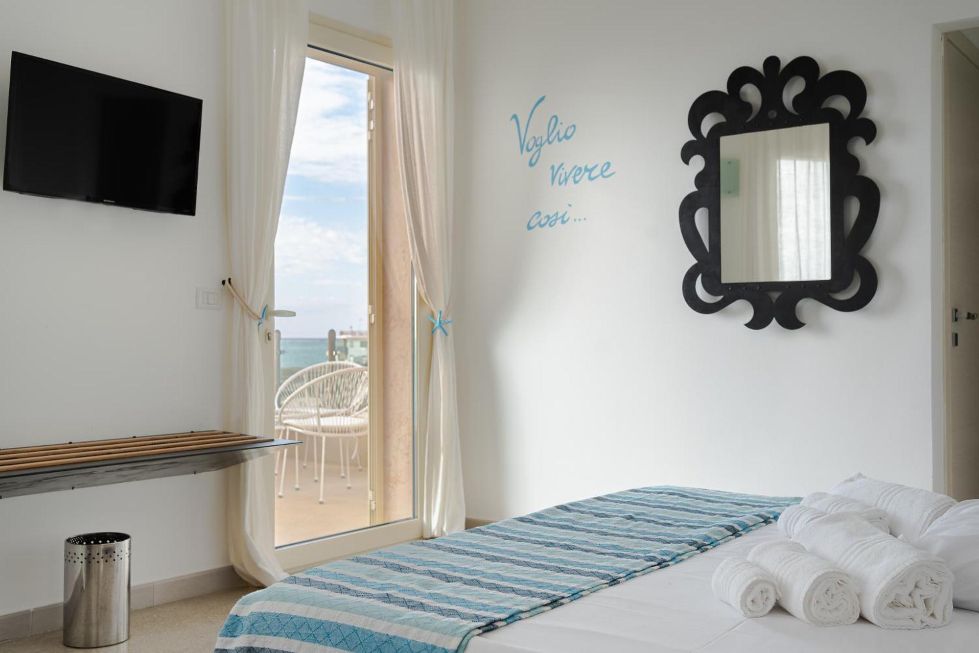 Preferisco B&B E Trattoria Sul Mare Torre Suda Exterior foto